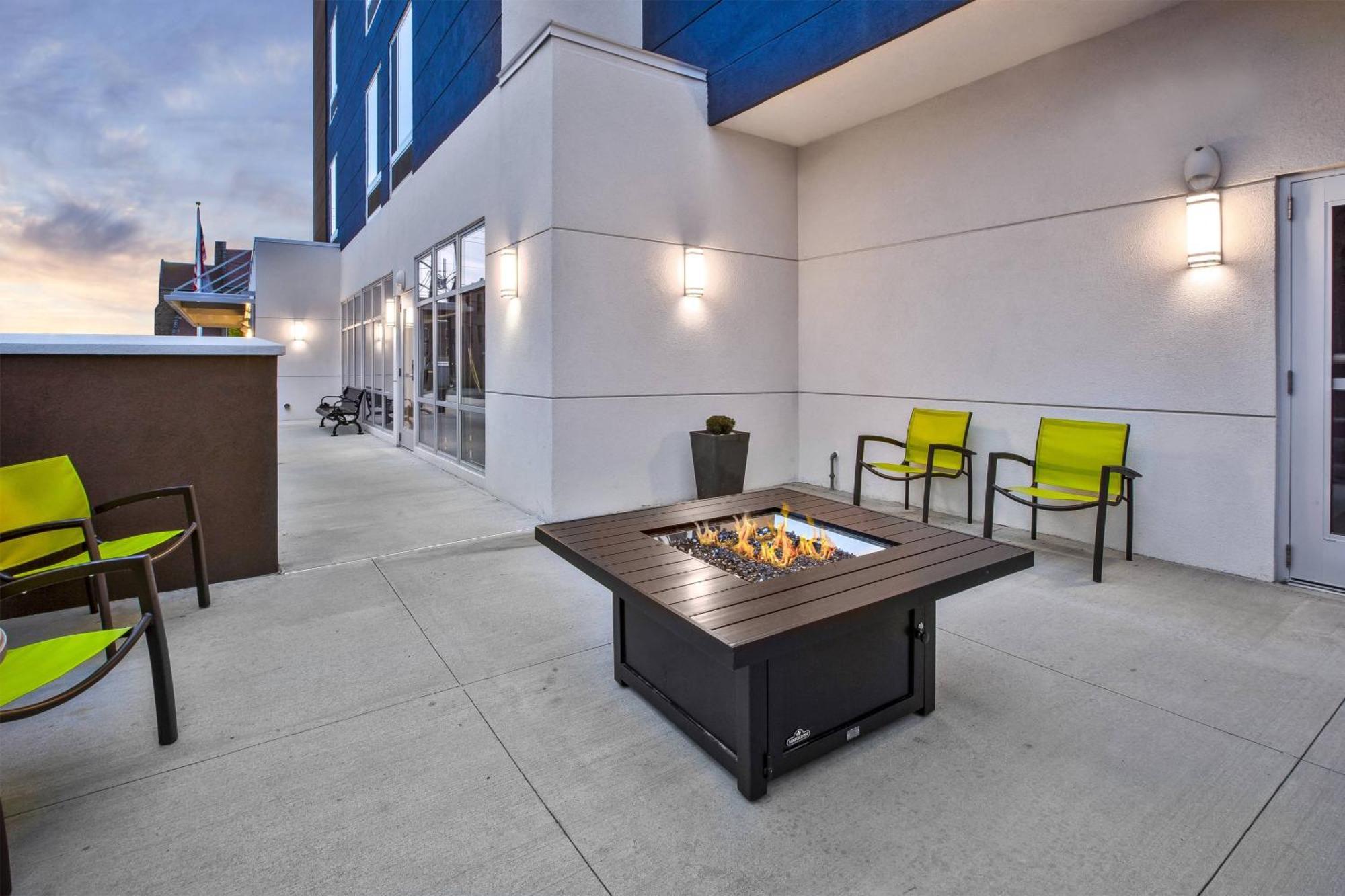 Springhill Suites By Marriott Pittsburgh Butler/Centre City מראה חיצוני תמונה